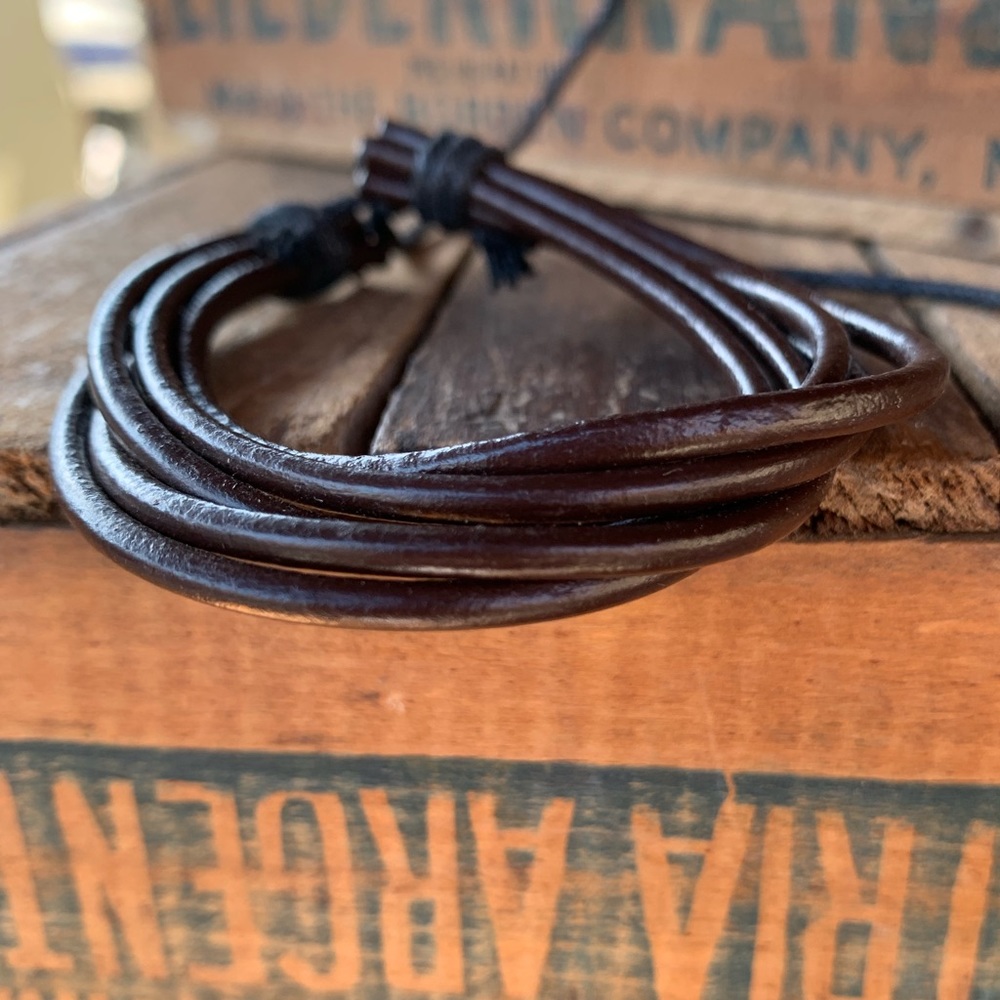 ✨RUSTIC LEATHER MULTI STRAND BRACELET-BROWN✨